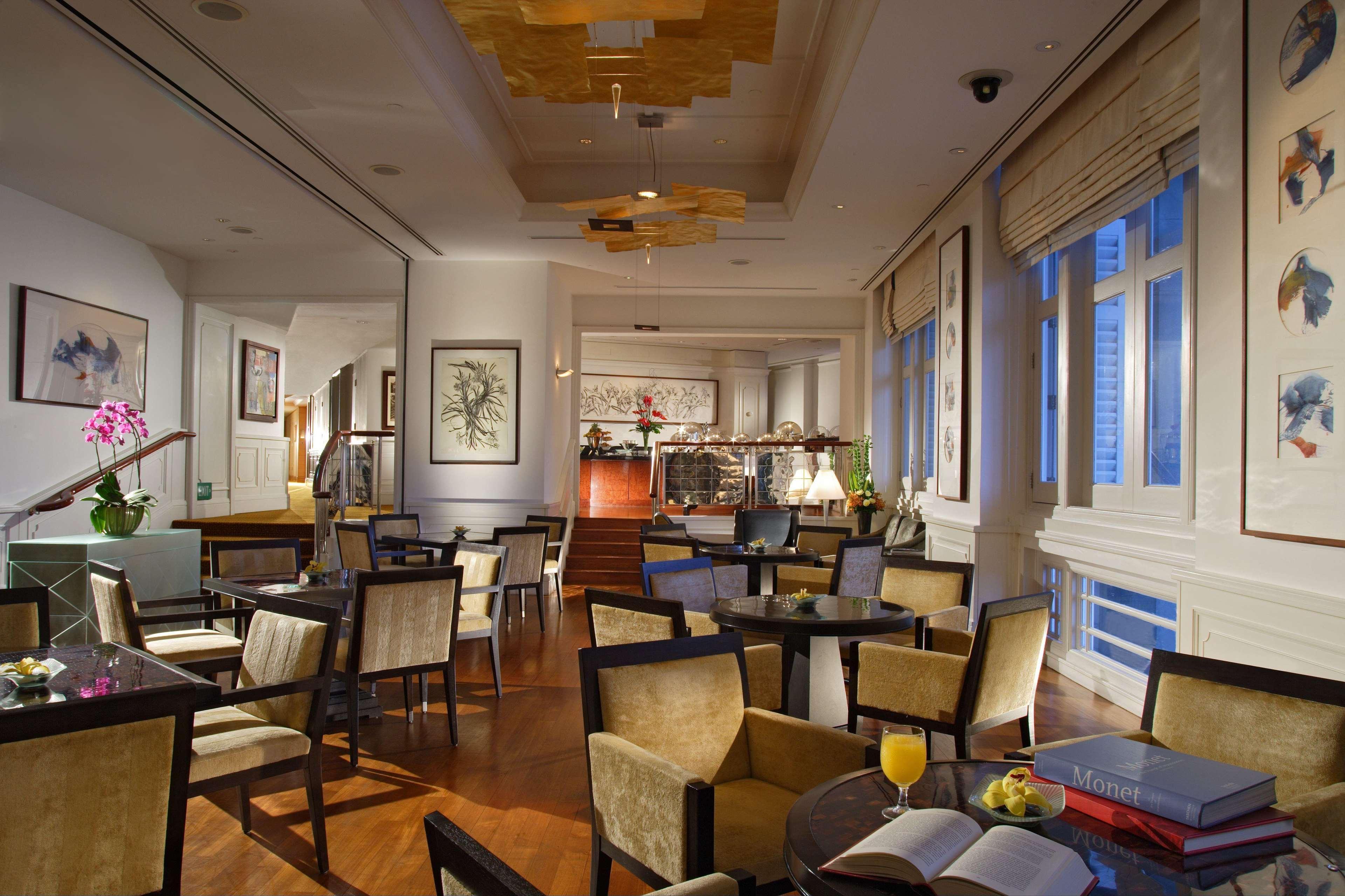 The Fullerton Hotel Сингапур Интериор снимка The Club at the Four Seasons Hotel, Hong Kong
