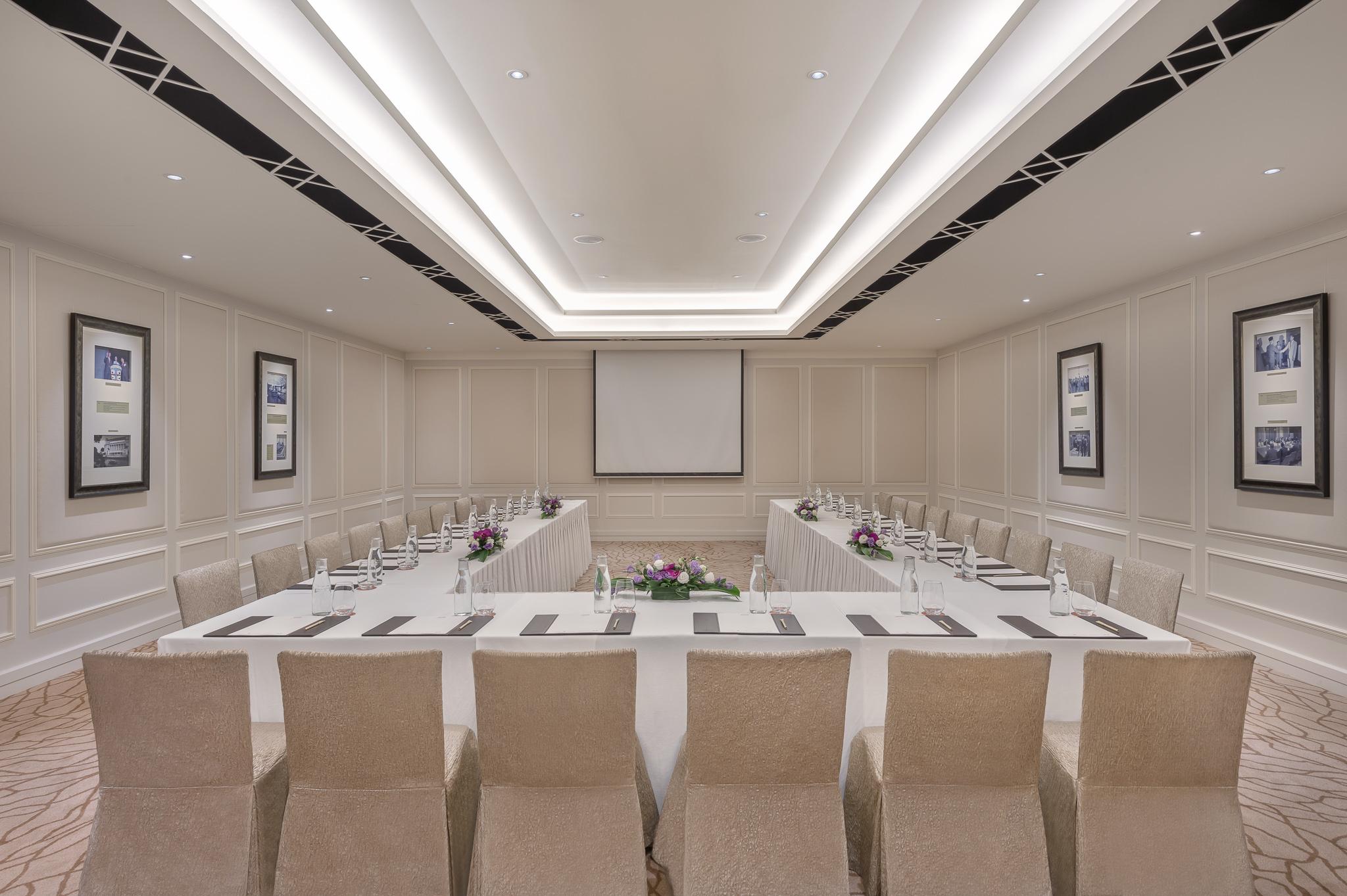 The Fullerton Hotel Сингапур Екстериор снимка Meeting room