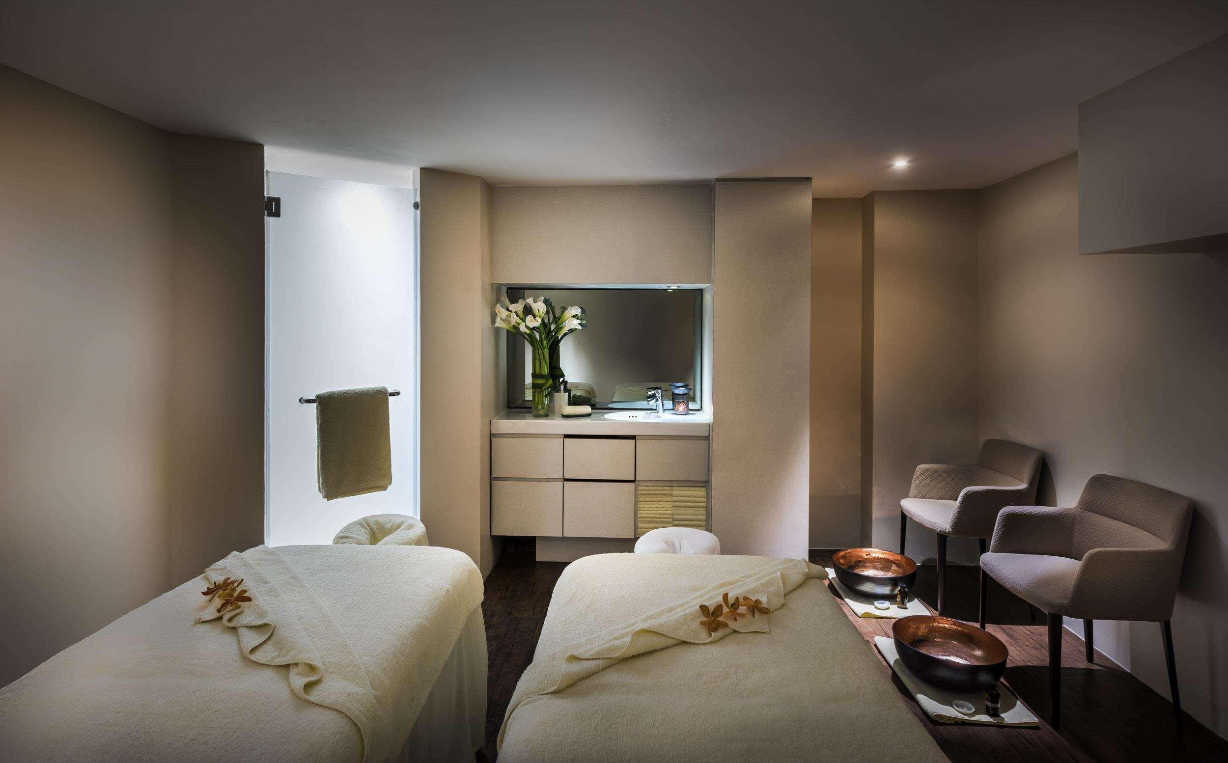 The Fullerton Hotel Сингапур Екстериор снимка The Spa at The Dorchester